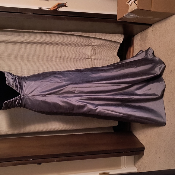 VINTAGE WTOO Long Silver Formal Gown Dress Size 10 - Picture 8 of 17